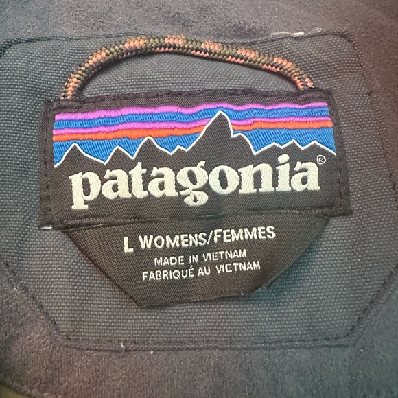 Patagonia Hooded Puffer Bivy Vest in Navy & Olive - Picture 2 of 3